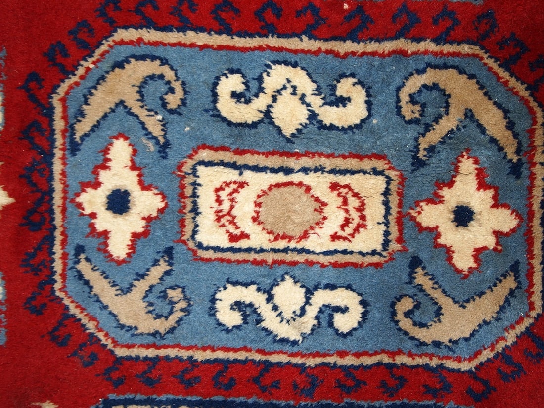 Handmade vintage Caucasian Kazak rug 4' x 6' (122cm x 185cm) 1970s - 4