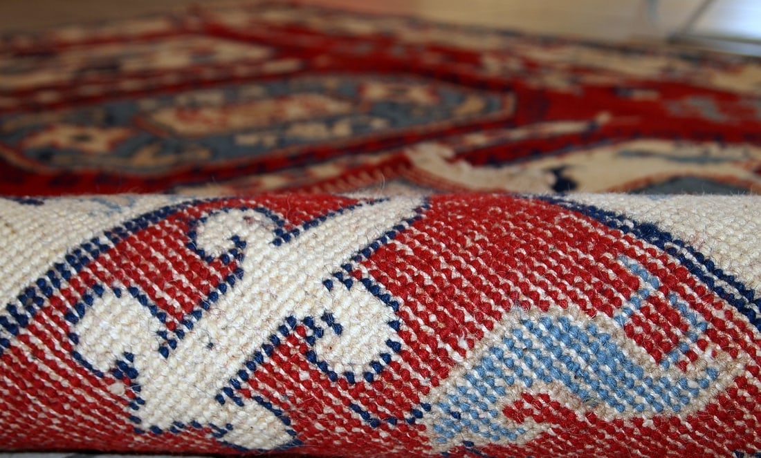 Handmade vintage Caucasian Kazak rug 4' x 6' (122cm x 185cm) 1970s - 8