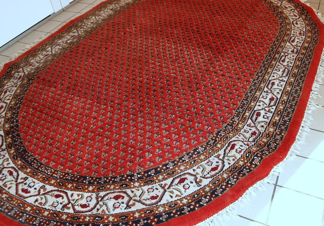 Handmade vintage Indo-Seraband rug 6.5' x 9.8' (198cm x 298cm) 1980s: Title: Handmade vintage Indo-Seraband rug 6.5' x 9.8' (198cm x 298cm) 1980s Origin:India Dimensions: 6.5' x 9.8' (198cm x 298cm) Materials:wool Year:1980s Description:Vintage handmade Indian rug with 