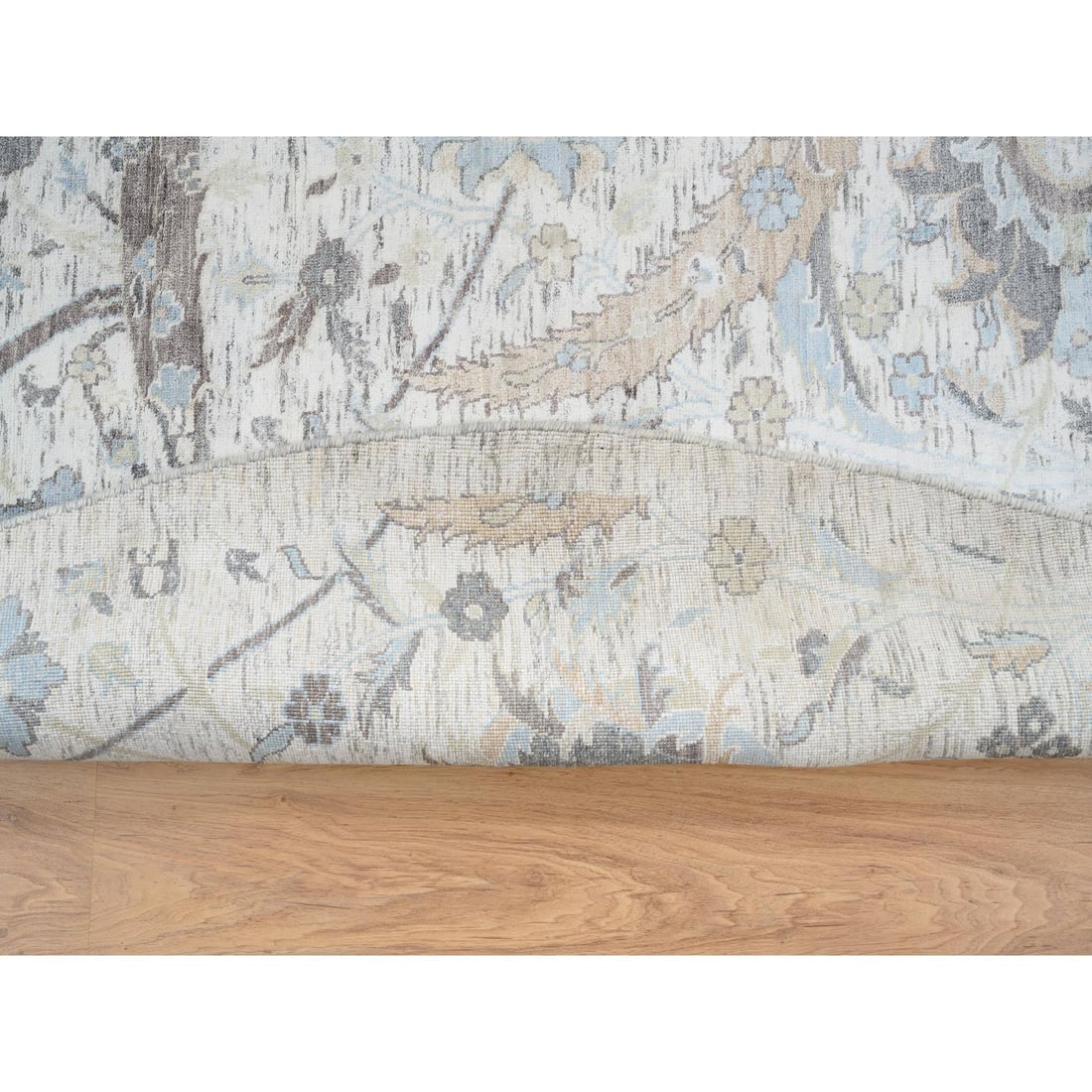 Ivory, Silk with Wool Hand Knotted, Sickle Leaf Design Round Rug - 5