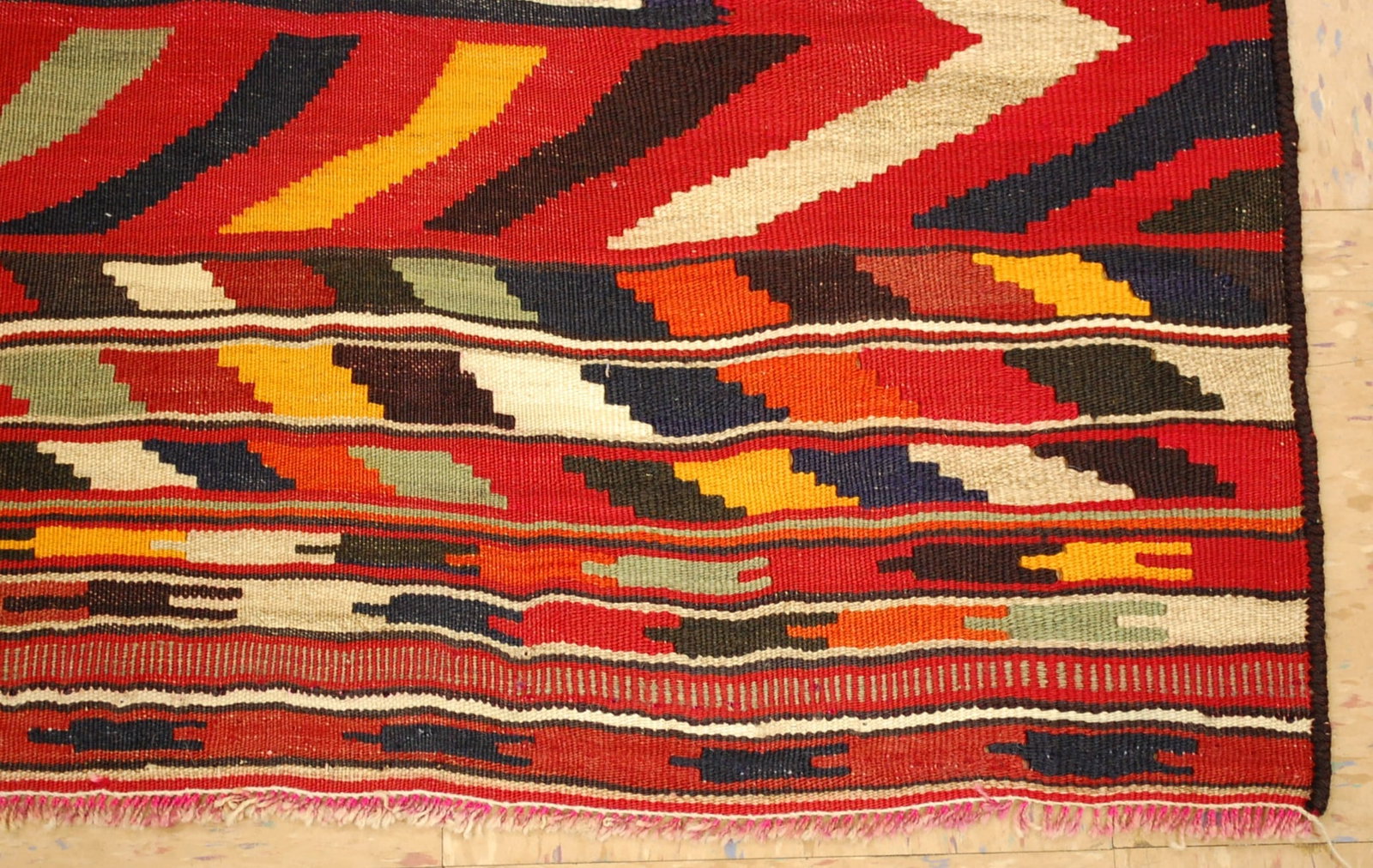 CAUCASIAN RUG 3.7x9.2 - 2