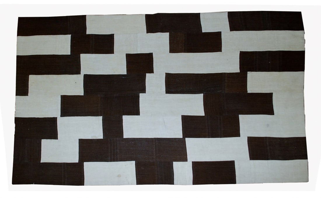 Handmade vintage Turkish Patchwork kilim 6.11' x 5.3' (161cm x 212cm) 1970s: Title: Handmade vintage Turkish Patchwork kilim 6.11' x 5.3' (161cm x 212cm) 1970s Origin:Turkey Dimensions: 6.11' x 5.3' ( 161cm x 212cm ) Materials:wool Year:1970s Description:Handmade vintage Turki