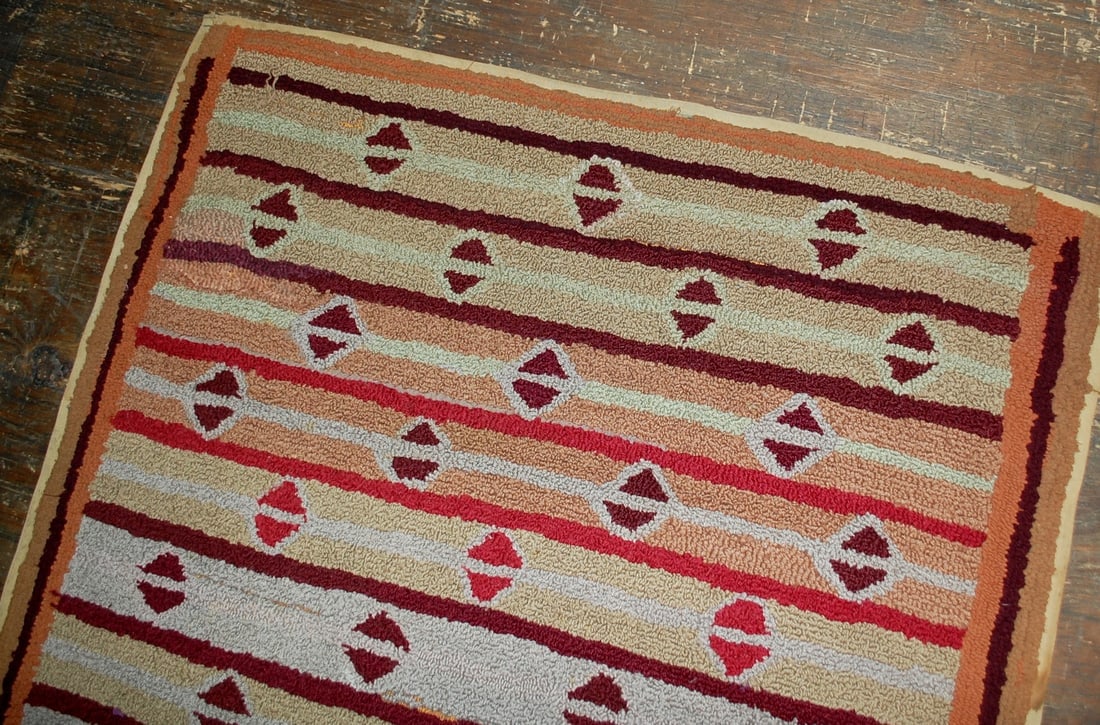 Handmade antique American hooked rug 3,2' x 5,3' ( 97cm x 161cm ) 1890s - 6