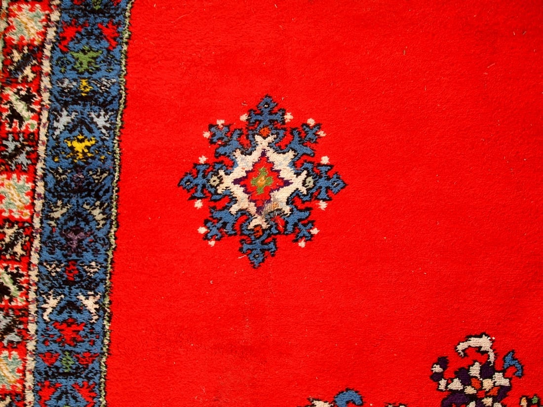 Handmade vintage Moroccan Berber rug 5.6' x 7.9' (170cm x 240cm) 1970s - 3