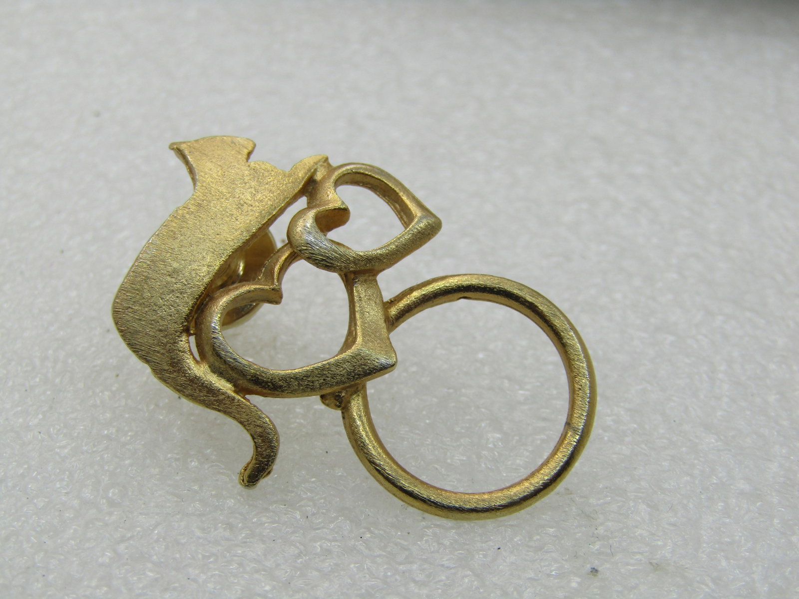Vintage Cat & Hearts Tack Pin, 1.5", Brushd Gold Tone - 3