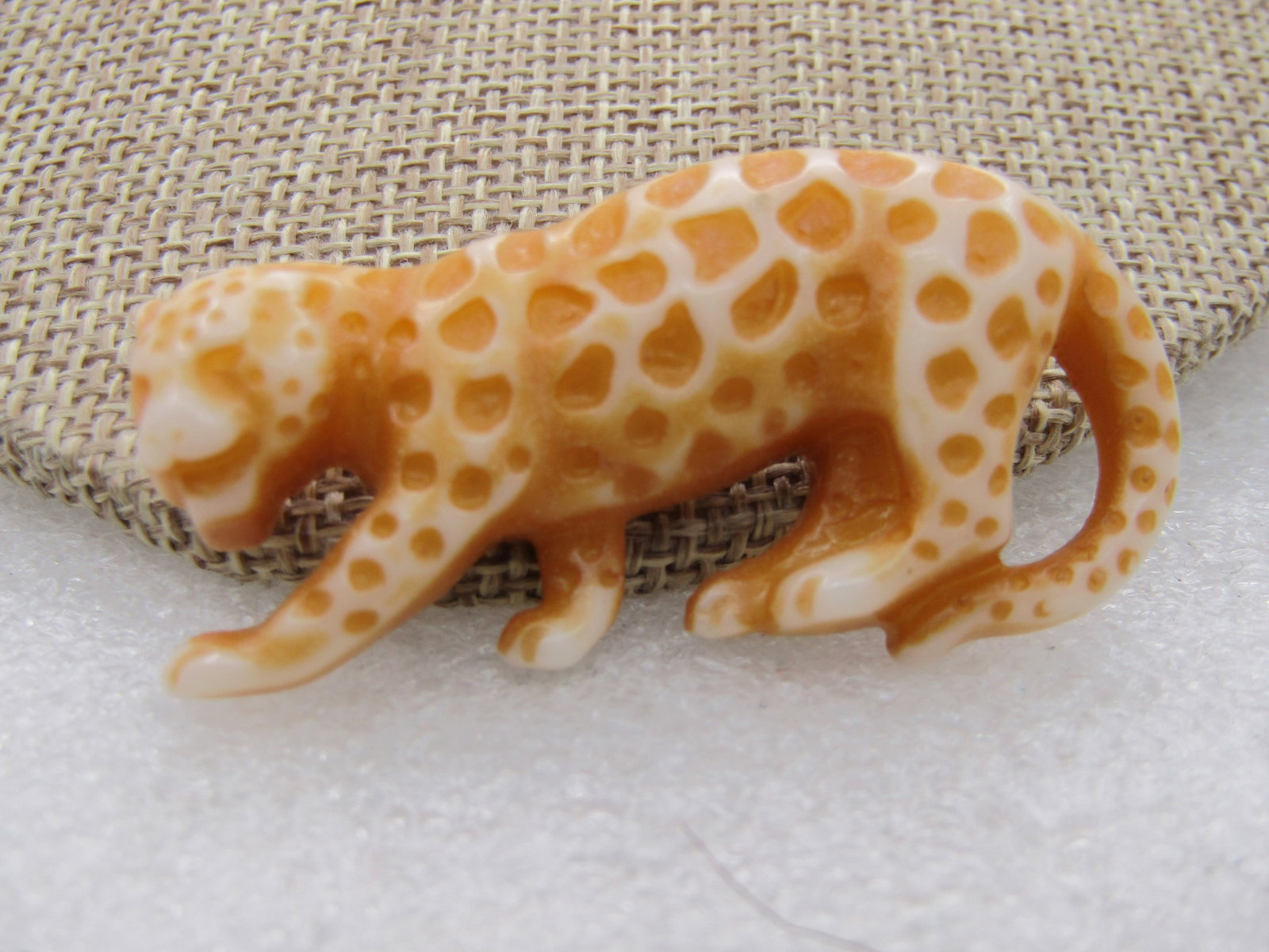 Vintage Leopard Brooch, Acrylic, 2" by 1", 1980's - 3