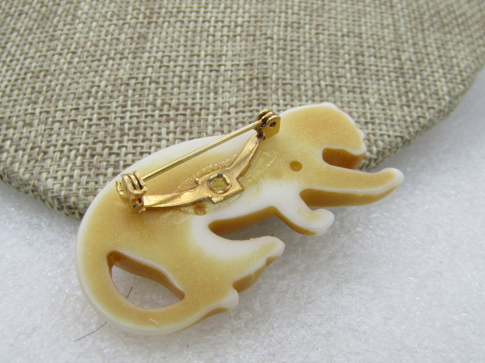 Vintage Leopard Brooch, Acrylic, 2" by 1", 1980's - 4