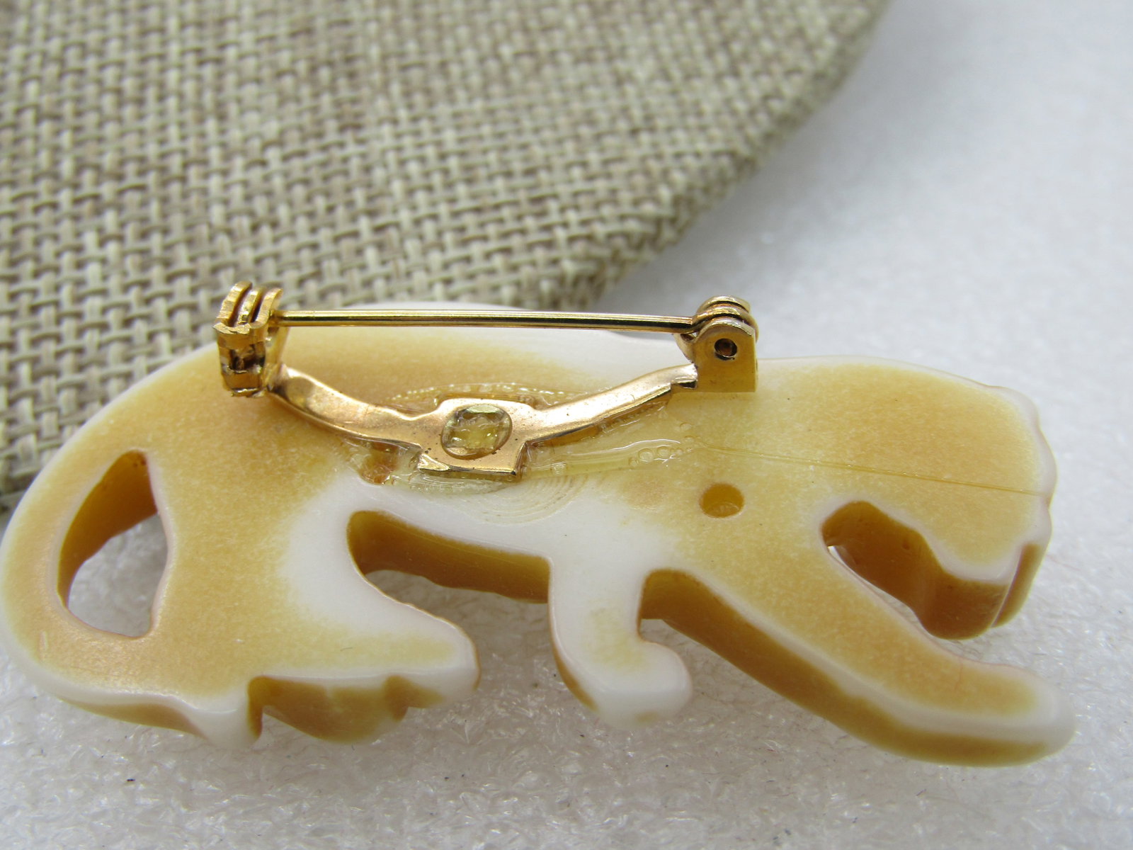 Vintage Leopard Brooch, Acrylic, 2" by 1", 1980's - 5