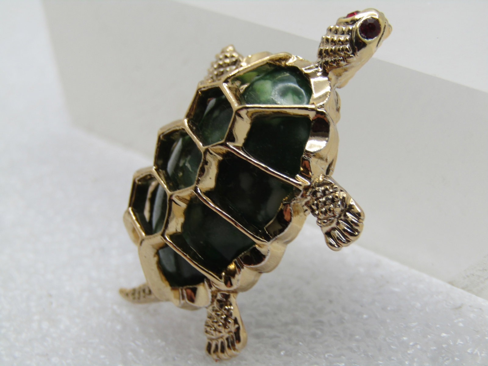 Vintage Green Faux Agate Turtle Brooch, Signed Gerry's, 1960's - 2