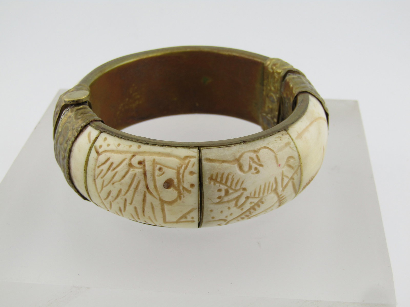 Vintage Carved Elephant/Lion Hinged Cuff Bracelet, Pin Clasp, 1960's-1970'a - 2
