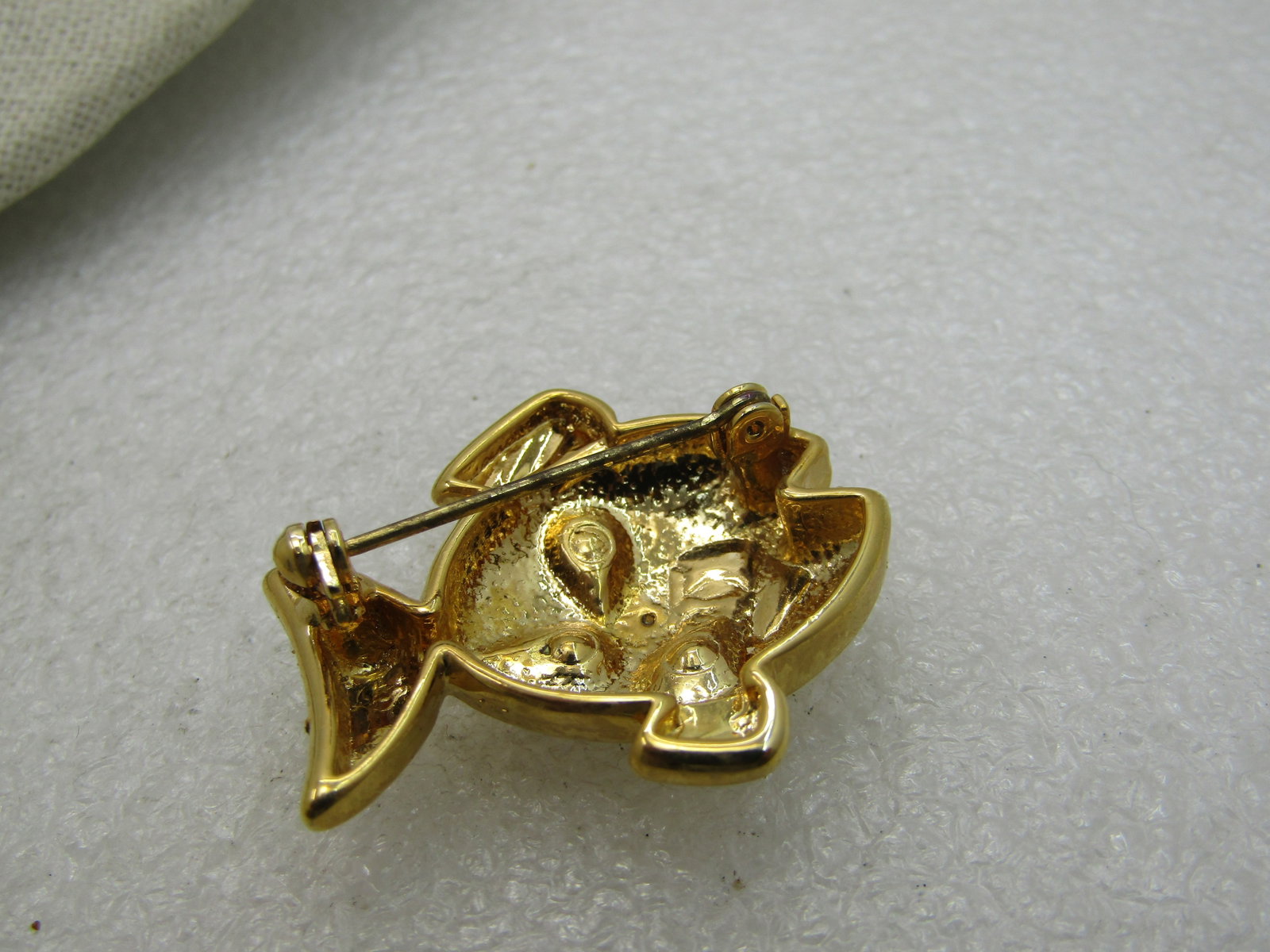 Vintage Pastel Rhinestone Fish Brooch, Gold Tone, 1-3/8" - 5