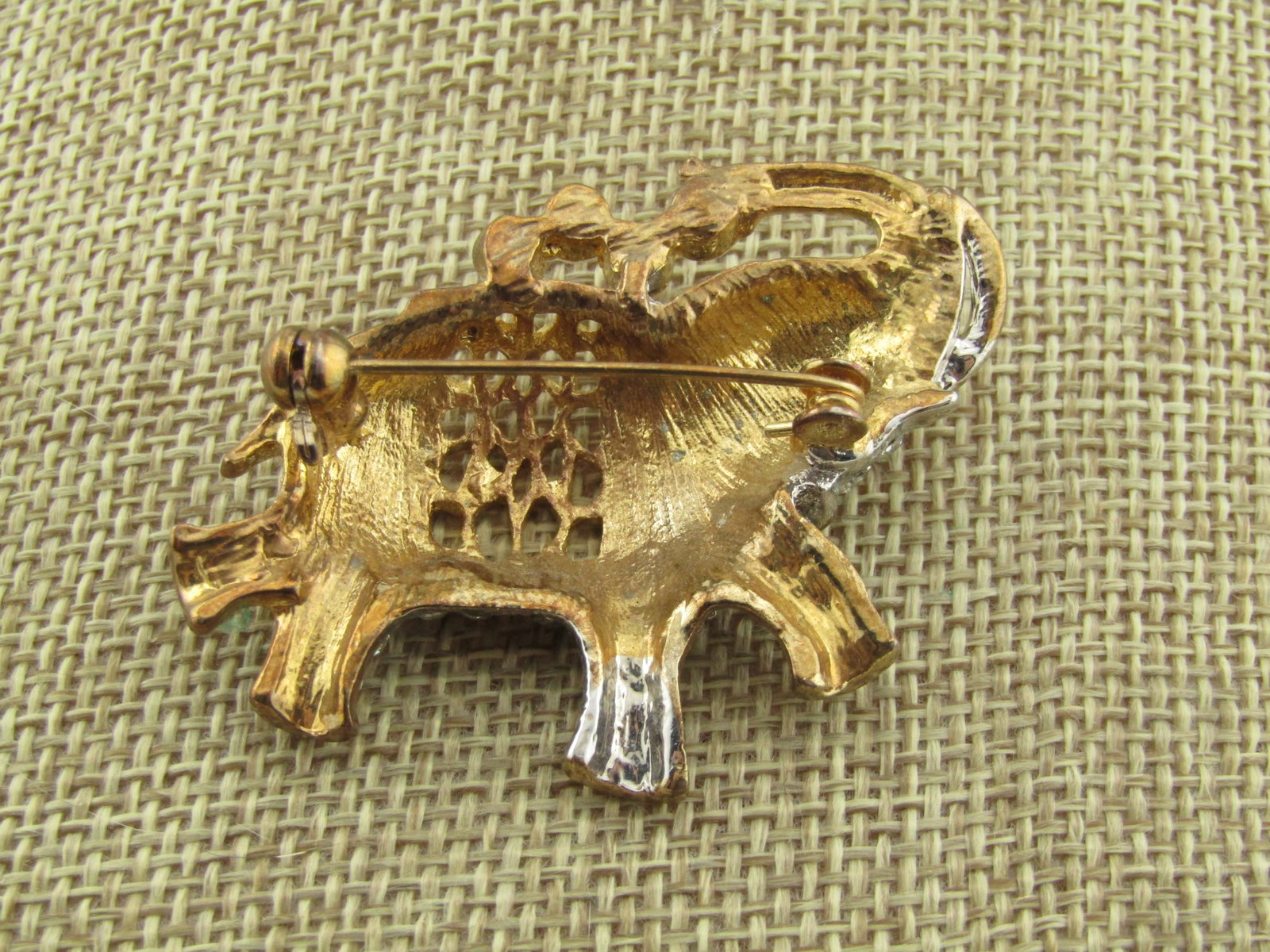 Vintage Elephant Brooch Rhinestones Faux Pearls, 1980's. - 4