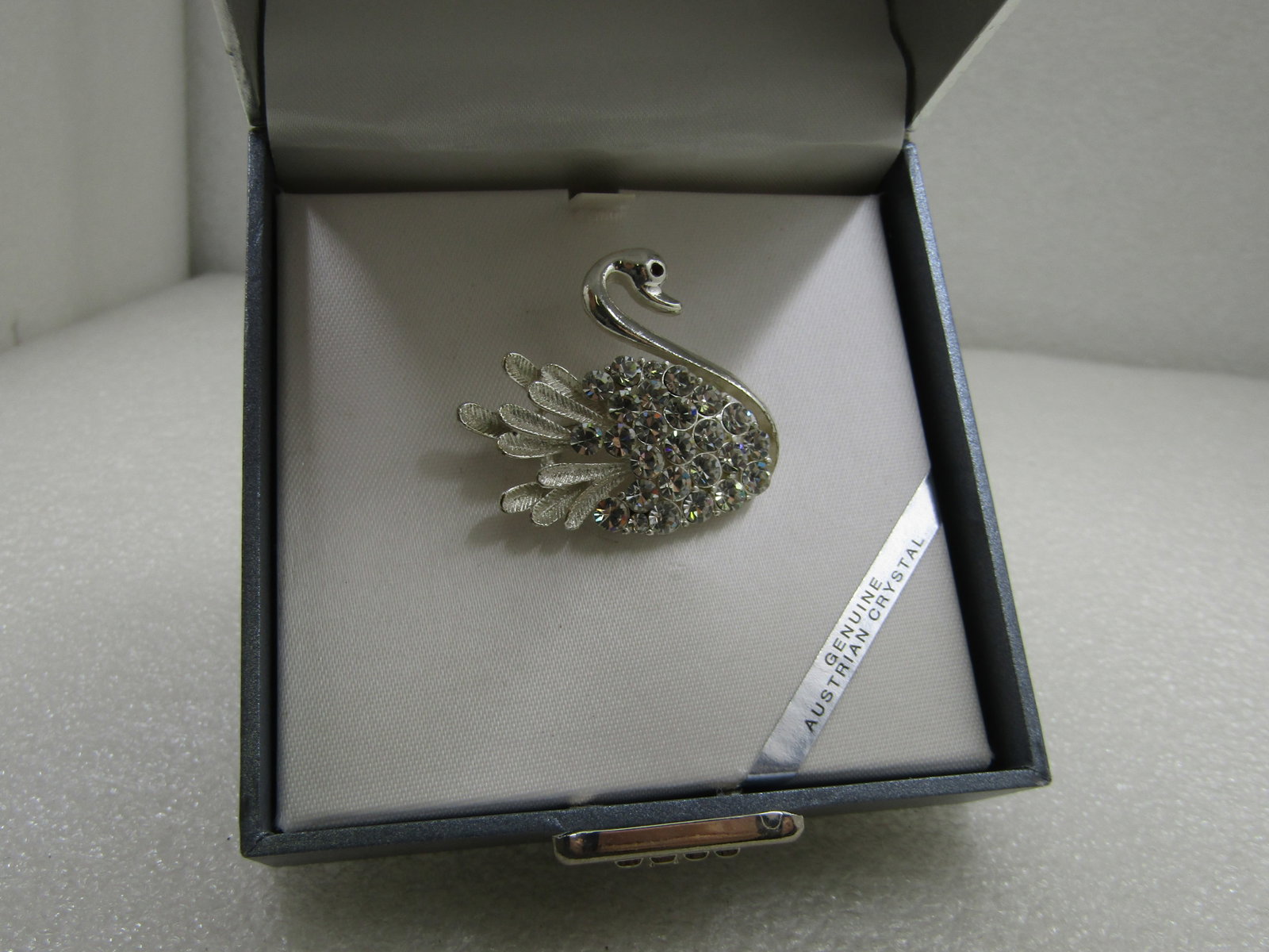 Vintage Austrian Crystal Swan Brooch by Worthington - 2
