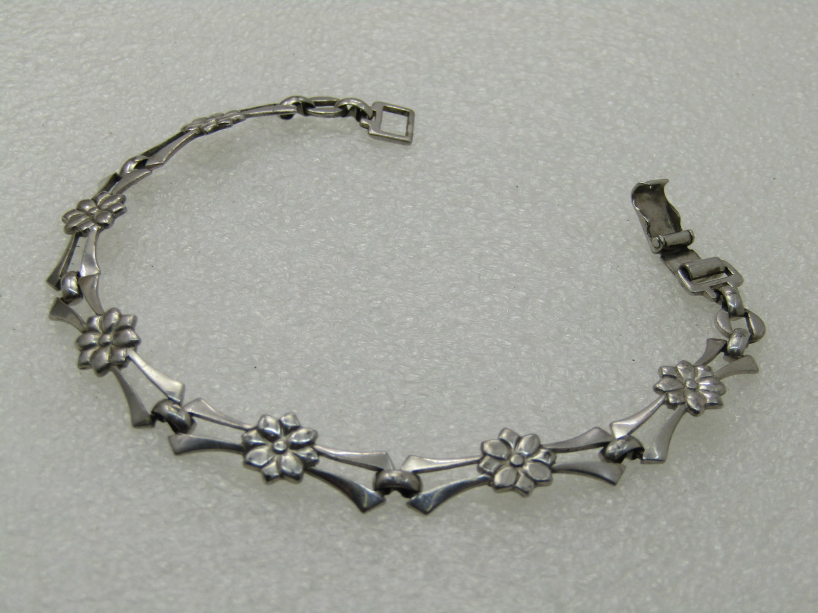 Vintage Sterling Silver Floral Wre Bracelet, 7.25", 7mm, 1960's-1970's W. E. Richards - 2