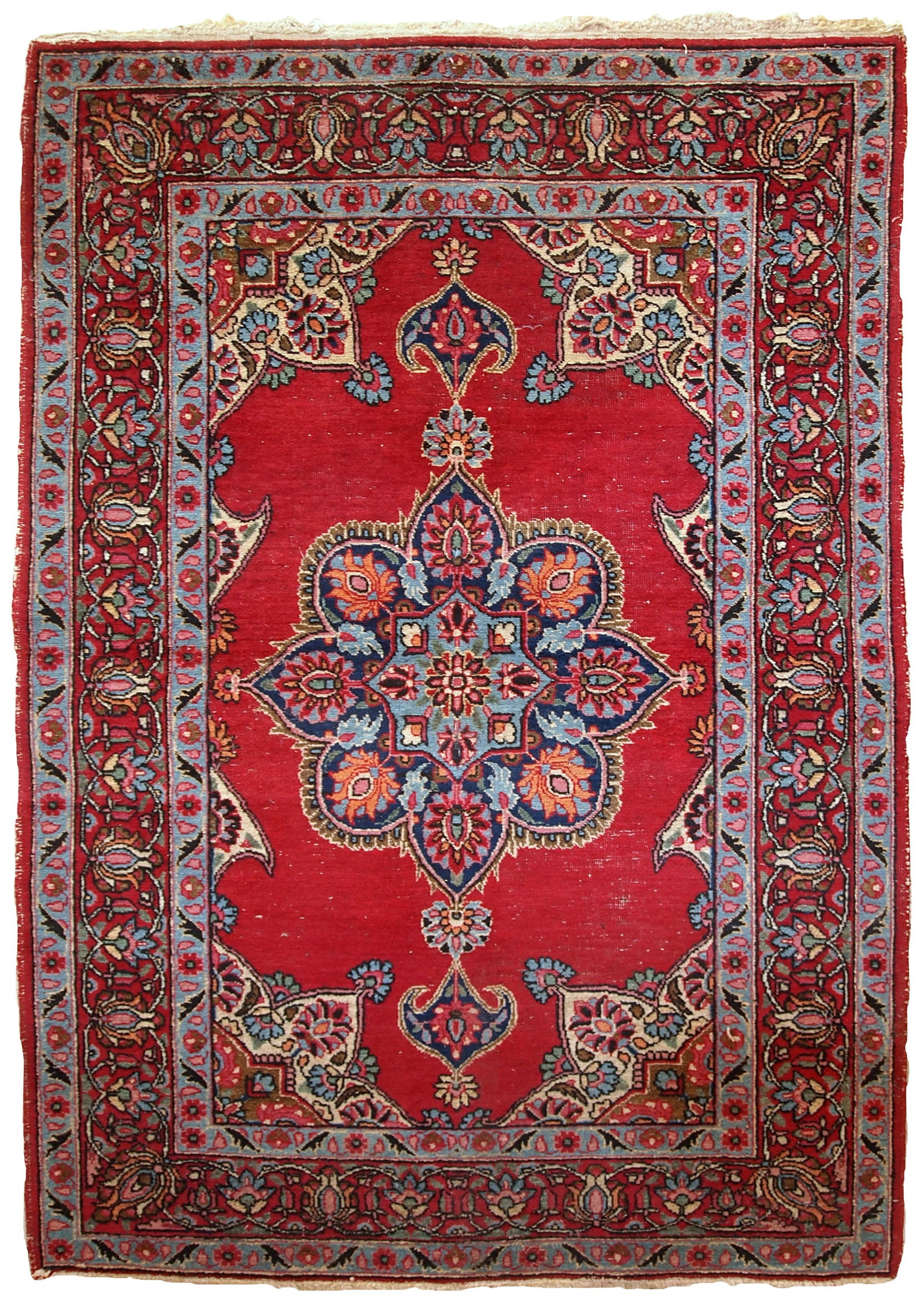 Handmade vintage Persian Kazvin rug 3.3' x 4.7' (100cm x 144cm) 1970s: Title: Handmade vintage Persian Kazvin rug 3.3' x 4.7' (100cm x 144cm) 1970s Origin:Middle East Dimensions: 3.3' x 4.7' (100cm x 144cm) Materials:wool Year:1970s Description:Vintage Persian Kazvin