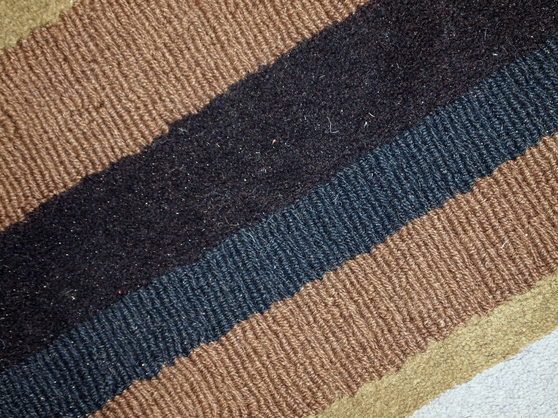 Handmade vintage Indian Modern rug 5.6' x 7.9' (171cm x 241cm) 1980s - 9