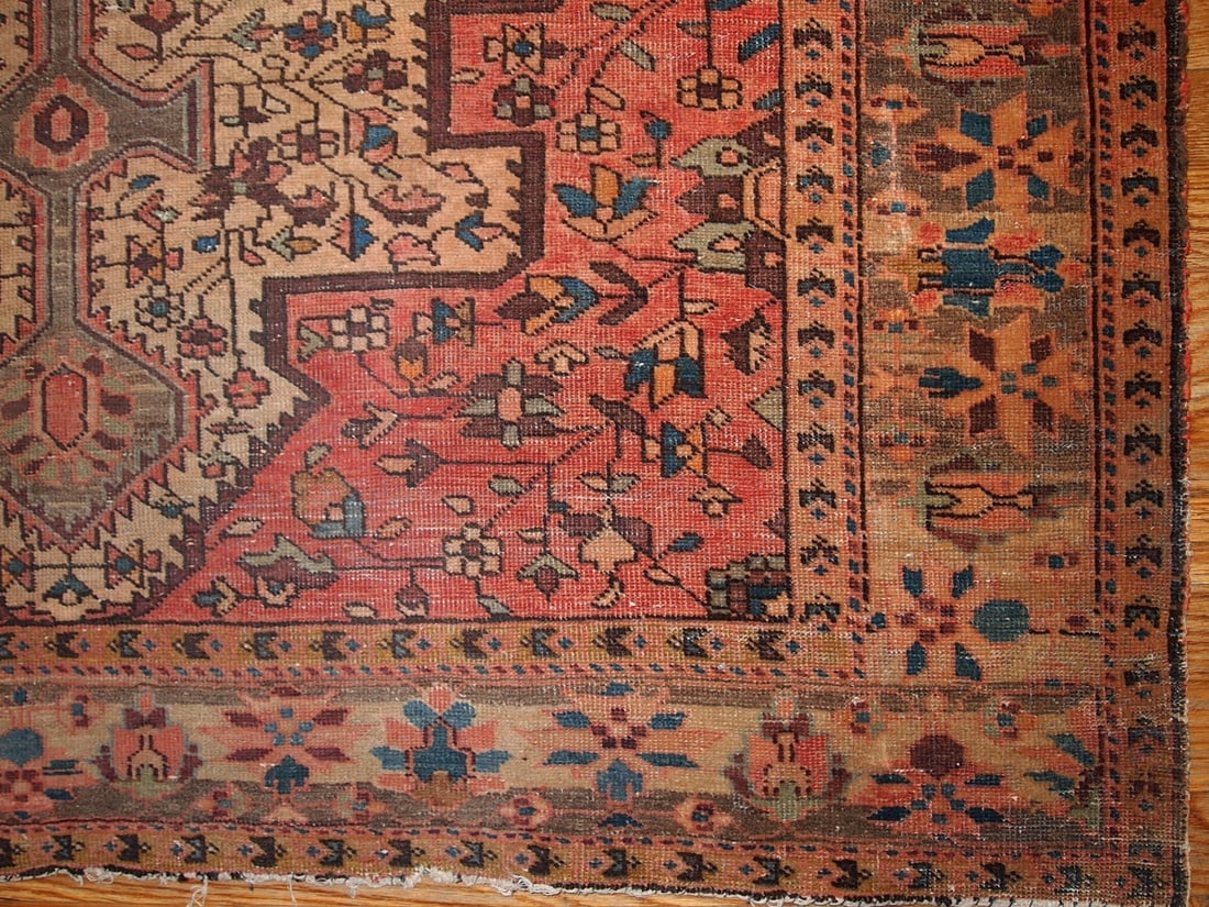Handmade antique Persian Farahan rug 4.3' x 6.7' (131cm x 204cm) 1910s - 2