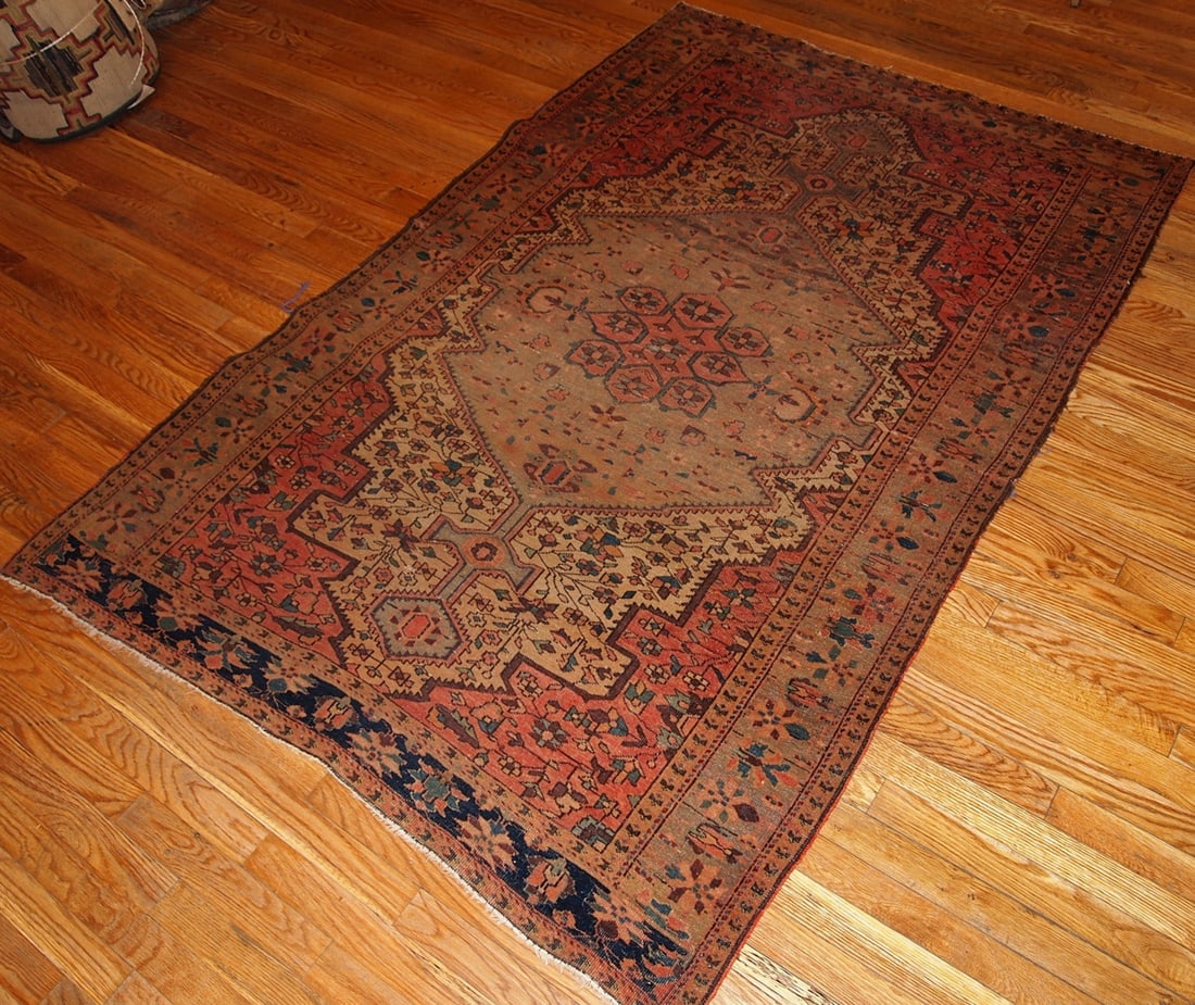 Handmade antique Persian Farahan rug 4.3' x 6.7' (131cm x 204cm) 1910s - 7