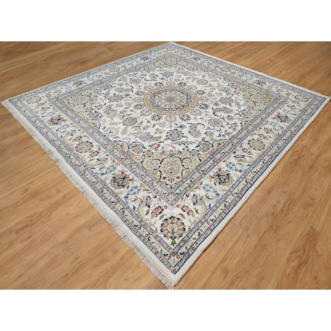 Snow White Nain with Flower Medallion Design 250 KPSI Hand Knotted Rug - 3