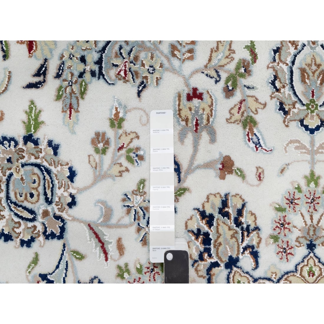 Snow White Nain with Flower Medallion Design 250 KPSI Hand Knotted Rug - 7