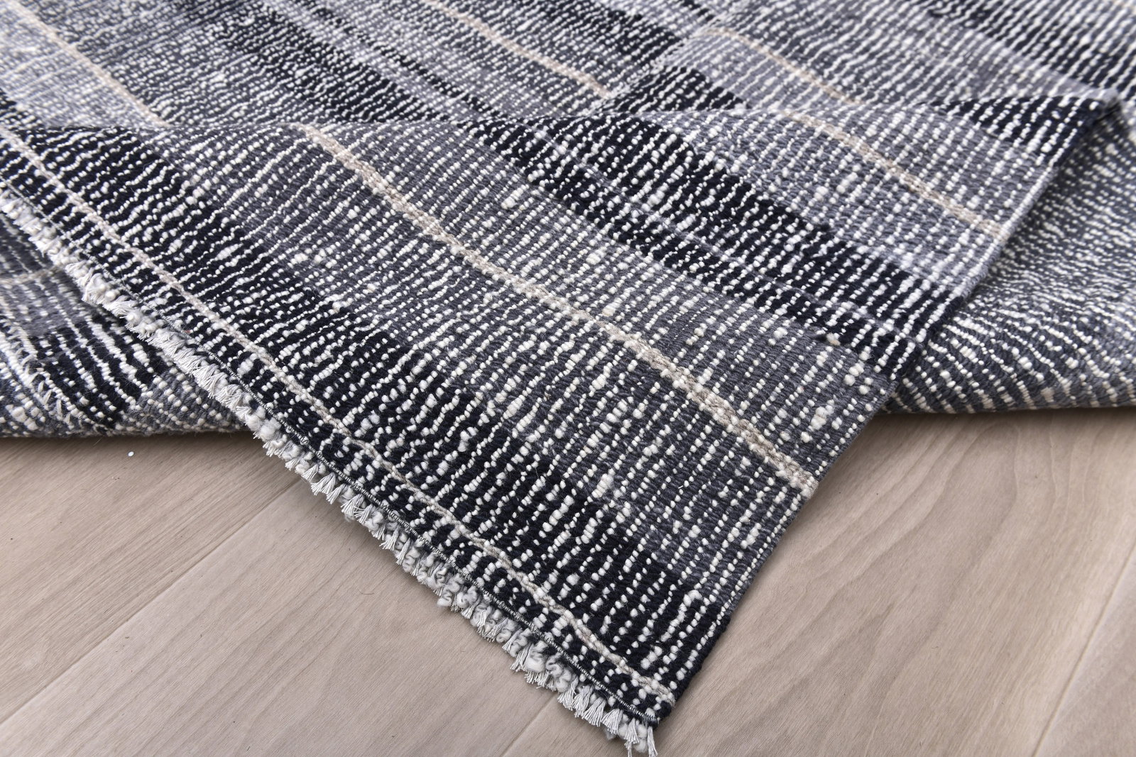4'9'' x 6'11'' Turkish Handmade Kilim Rug - 241035 - 12