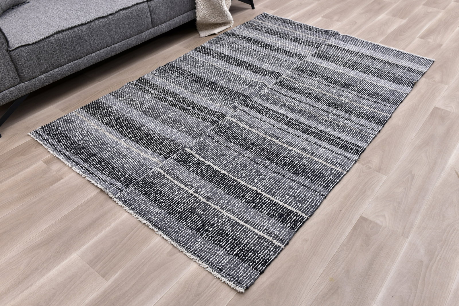 4'9'' x 6'11'' Turkish Handmade Kilim Rug - 241035 - 2