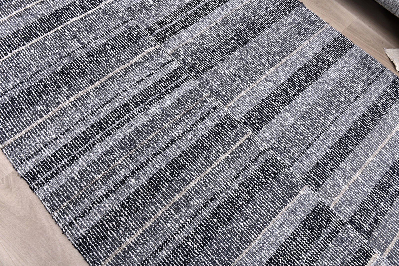 4'9'' x 6'11'' Turkish Handmade Kilim Rug - 241035 - 4