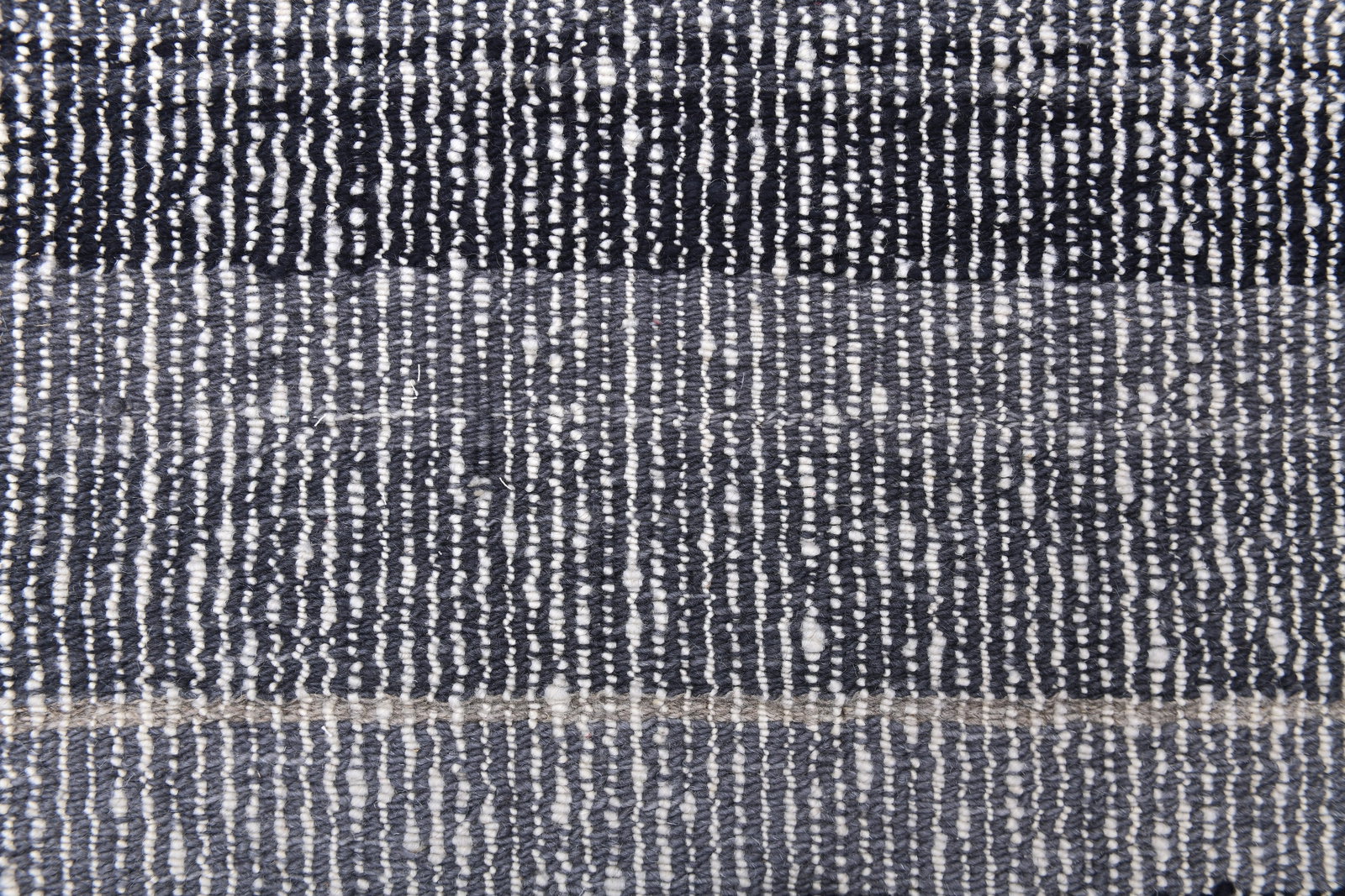 4'9'' x 6'11'' Turkish Handmade Kilim Rug - 241035 - 5