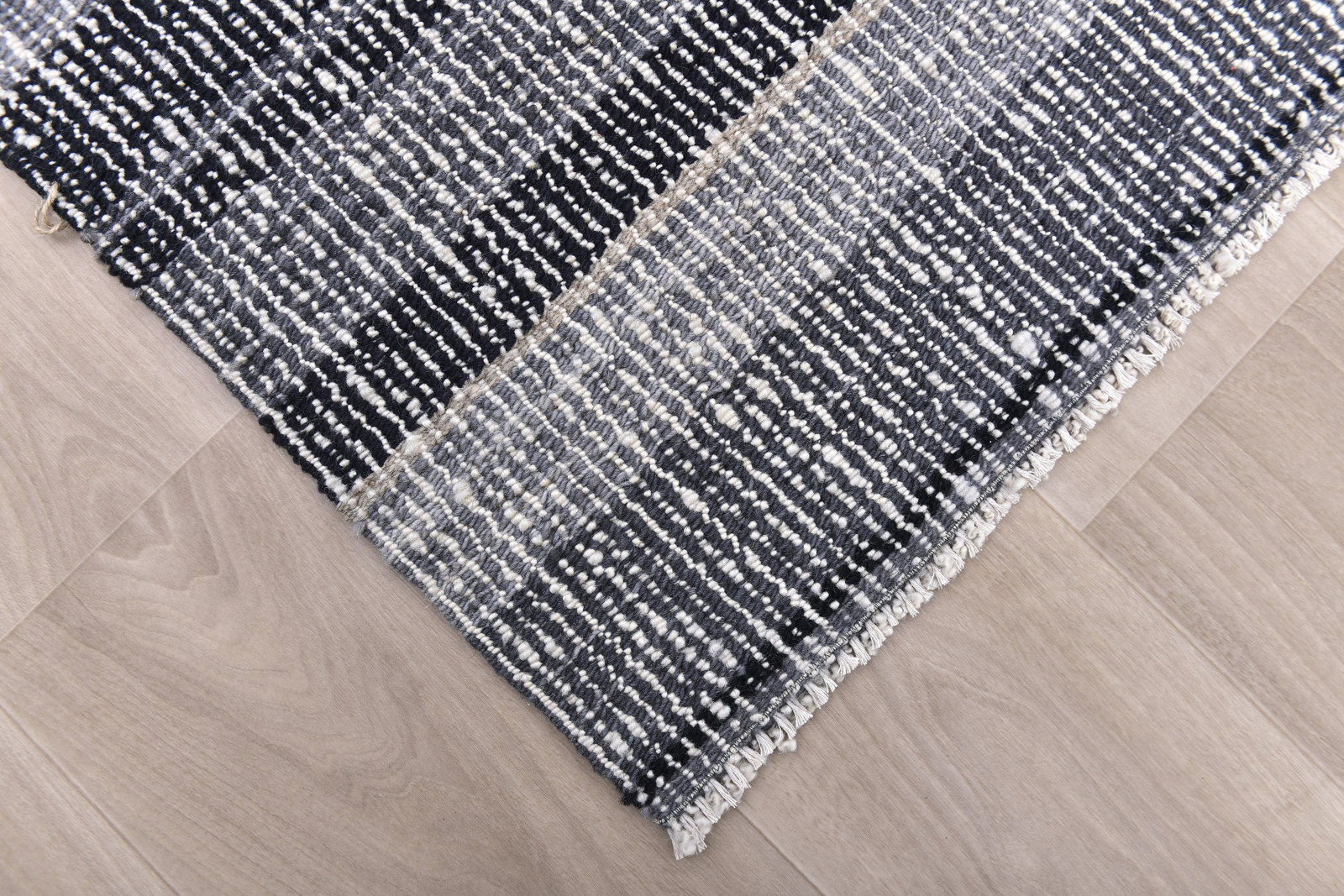 4'9'' x 6'11'' Turkish Handmade Kilim Rug - 241035 - 7