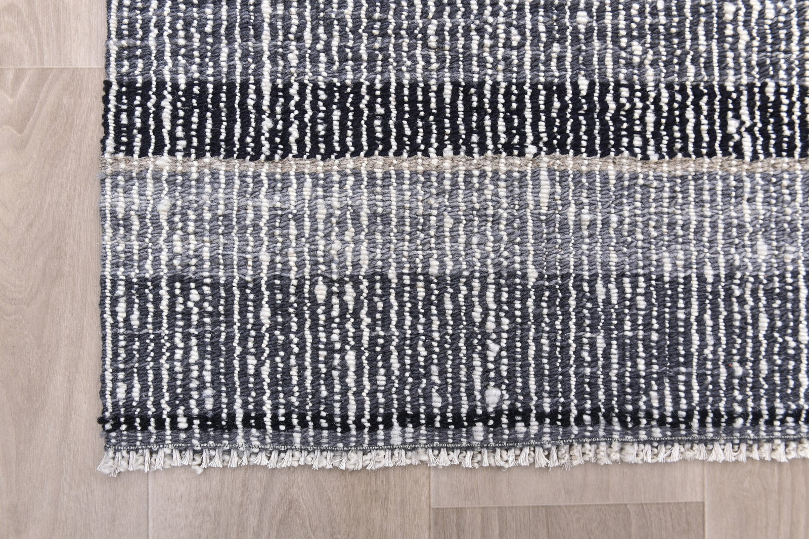 4'9'' x 6'11'' Turkish Handmade Kilim Rug - 241035 - 8