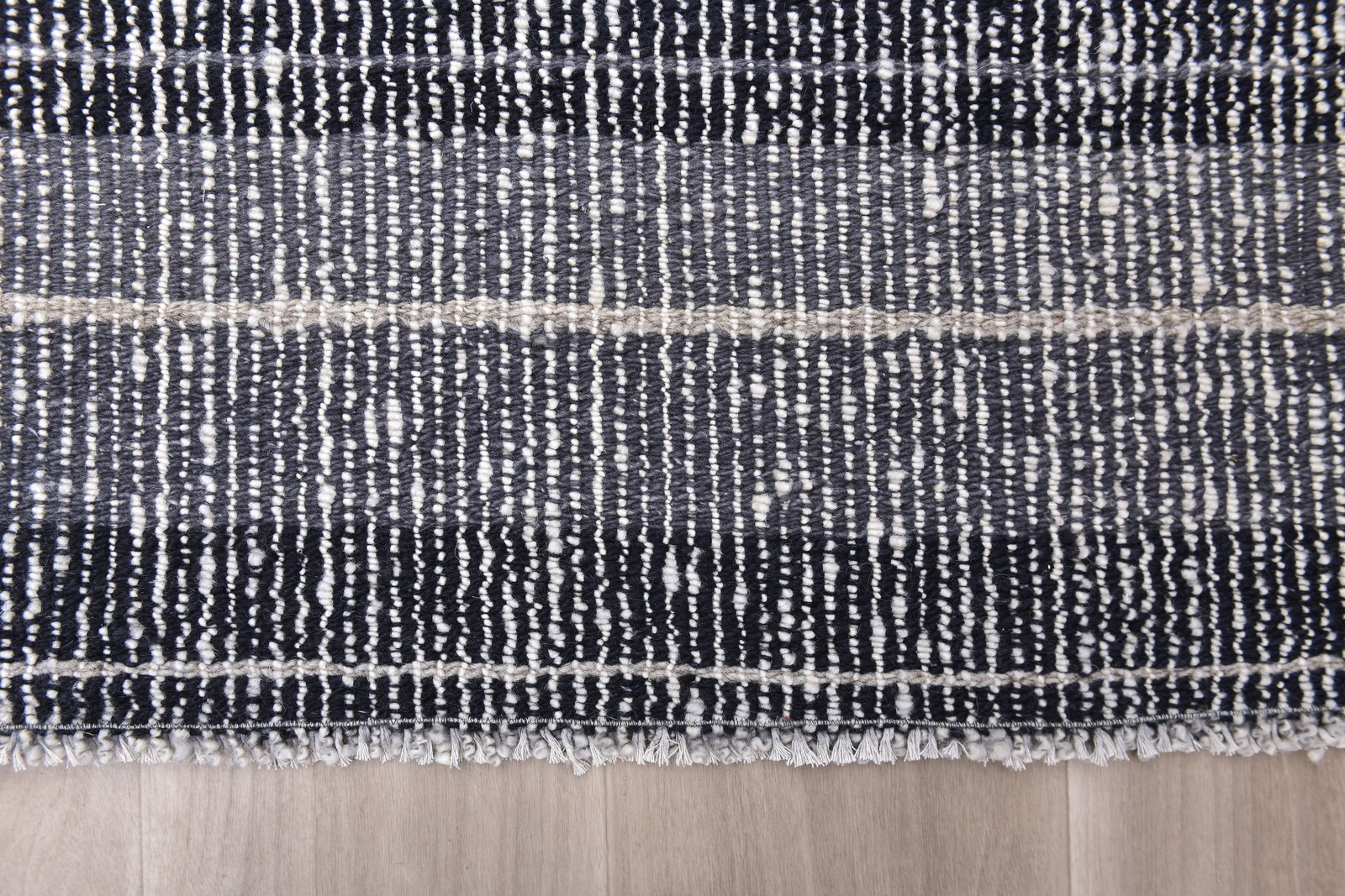 4'9'' x 6'11'' Turkish Handmade Kilim Rug - 241035 - 9