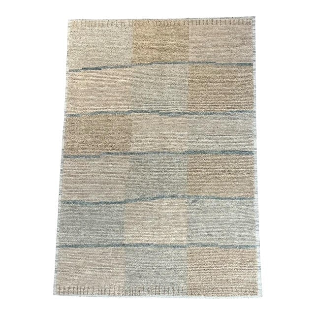 Modern Loloi hand made modern rug: Title:Modern Loloi hand made modern rug Rug#:1028 Size/Format:5.08z7.08 Origin:India Material:wool Reserve: $450.00 Shipping: Domestic: Flat-rate of $75.00 to anywhere within the contiguous U.S. Inte