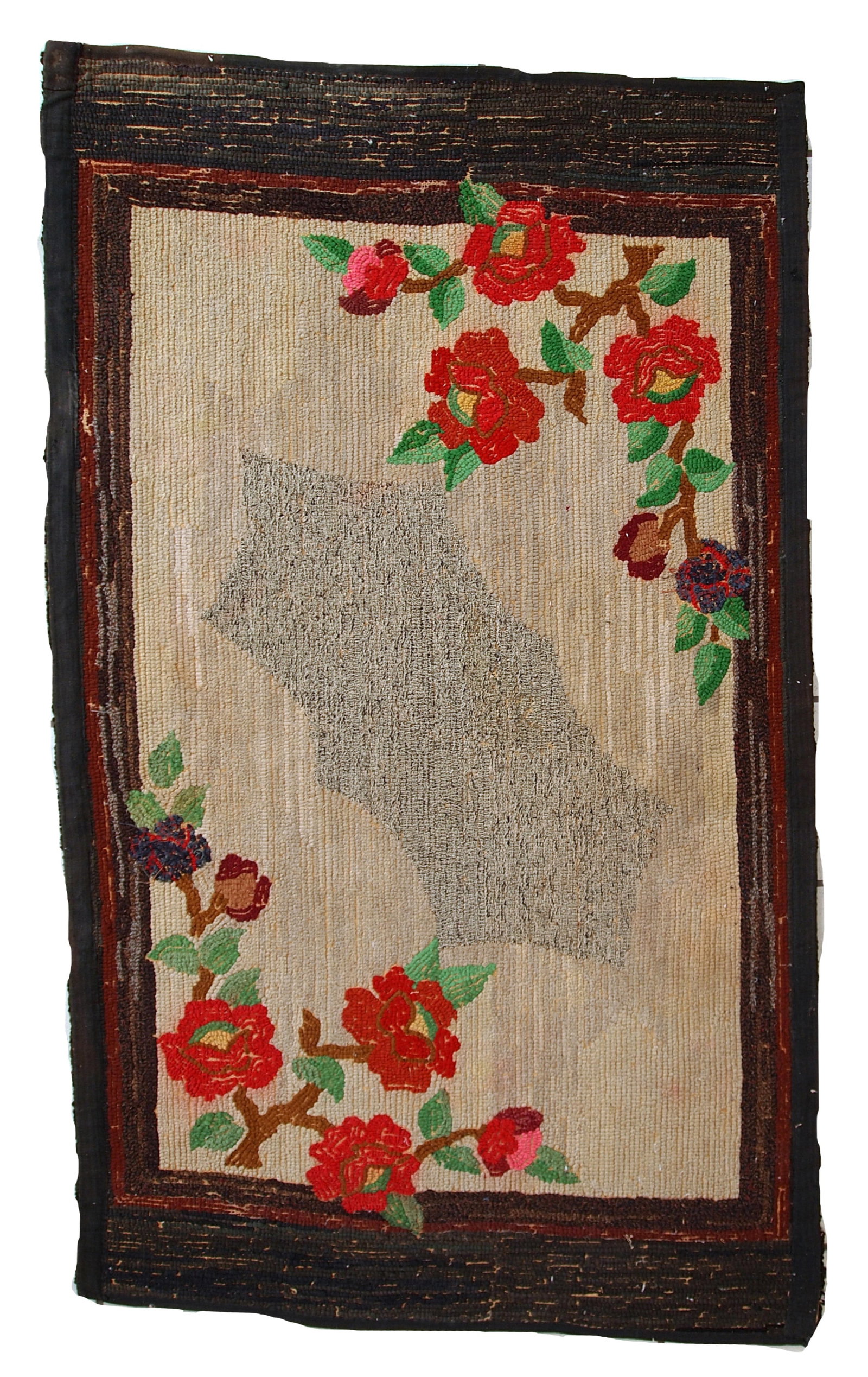 Handmade antique American Hooked rug 2.5' x 4.5' (78cm x 138cm) 1920s: Title: Handmade antique American Hooked rug 2.5' x 4.5' (78cm x 138cm) 1920s Origin:USA Dimensions: 2.5' x 4.5' (78cm x 138cm) Materials:wool Year:1920s Description:Handmade antique American Hooked ru