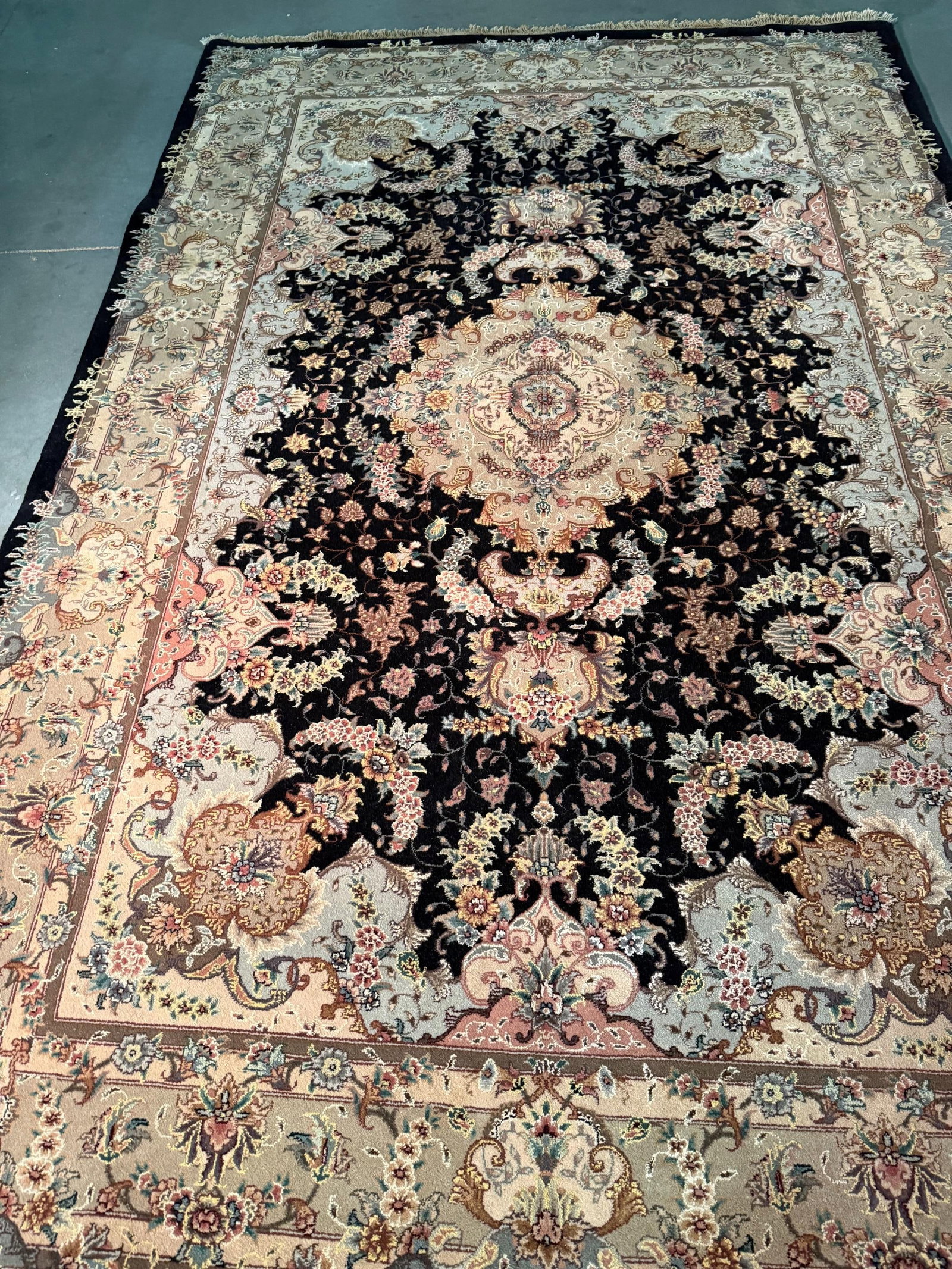 Exquisite Silk&Wool Tabriz Rug 6x9 - 9