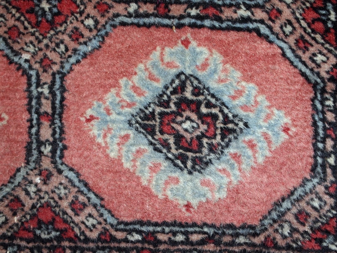 Handmade vintage Uzbek Bukhara rug 2.6' x 3.8' (81cm x 118cm) 1960s - 6