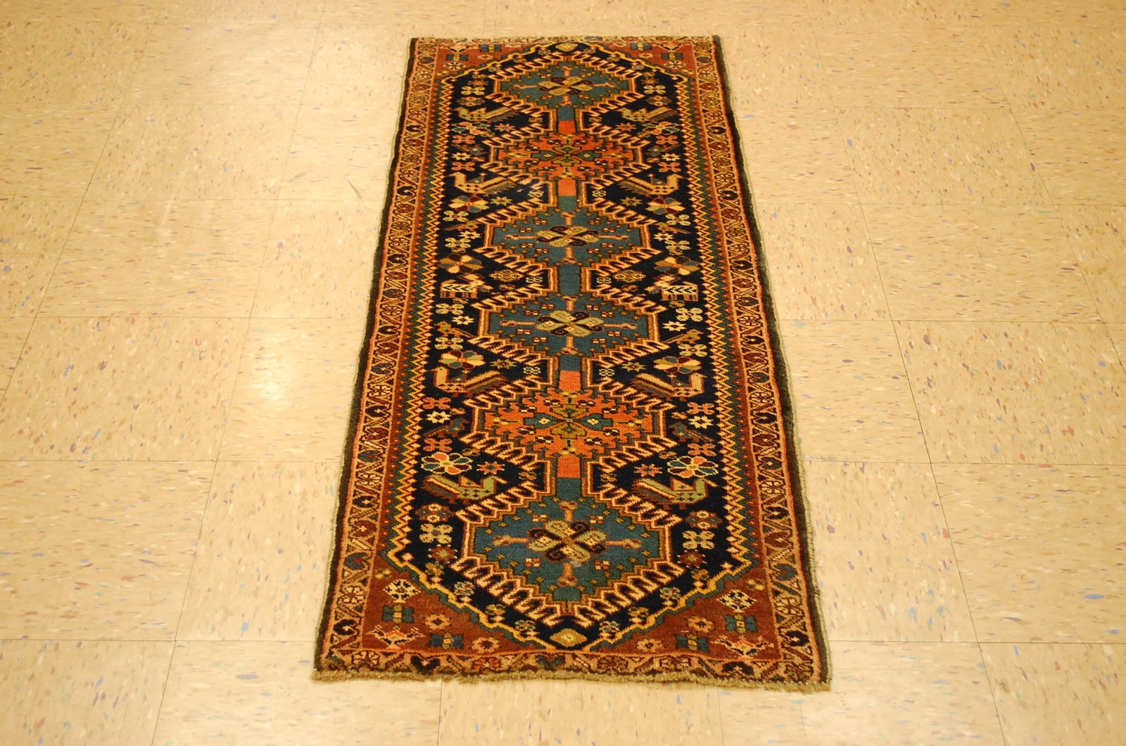 6'9'' x 10'4'' Handmade Vintage Wool Rug - 18608: Title: 6'9'' x 10'4'' Handmade Vintage Wool Rug - 18608 Description:6'9'' x 10'4'' Handmade Vintage Wool Rug - 18608 Origin:Turkiye Date/Period:1960-90 Materials:Wool,Cotton Dimension:6'9''x10'4'' ft,