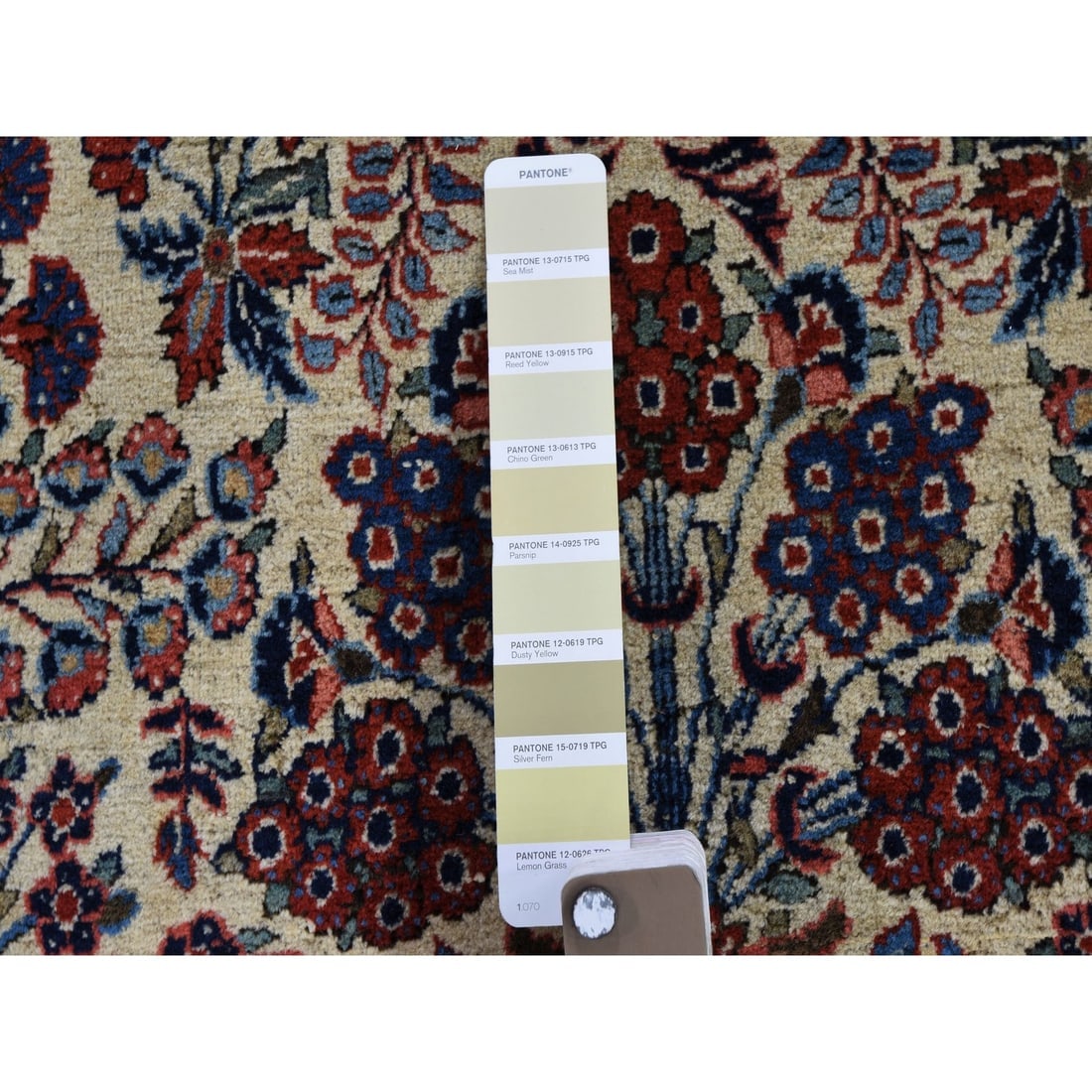 Beige One From A Pair Antique Persian Kashan Clean And Soft Rug - 4