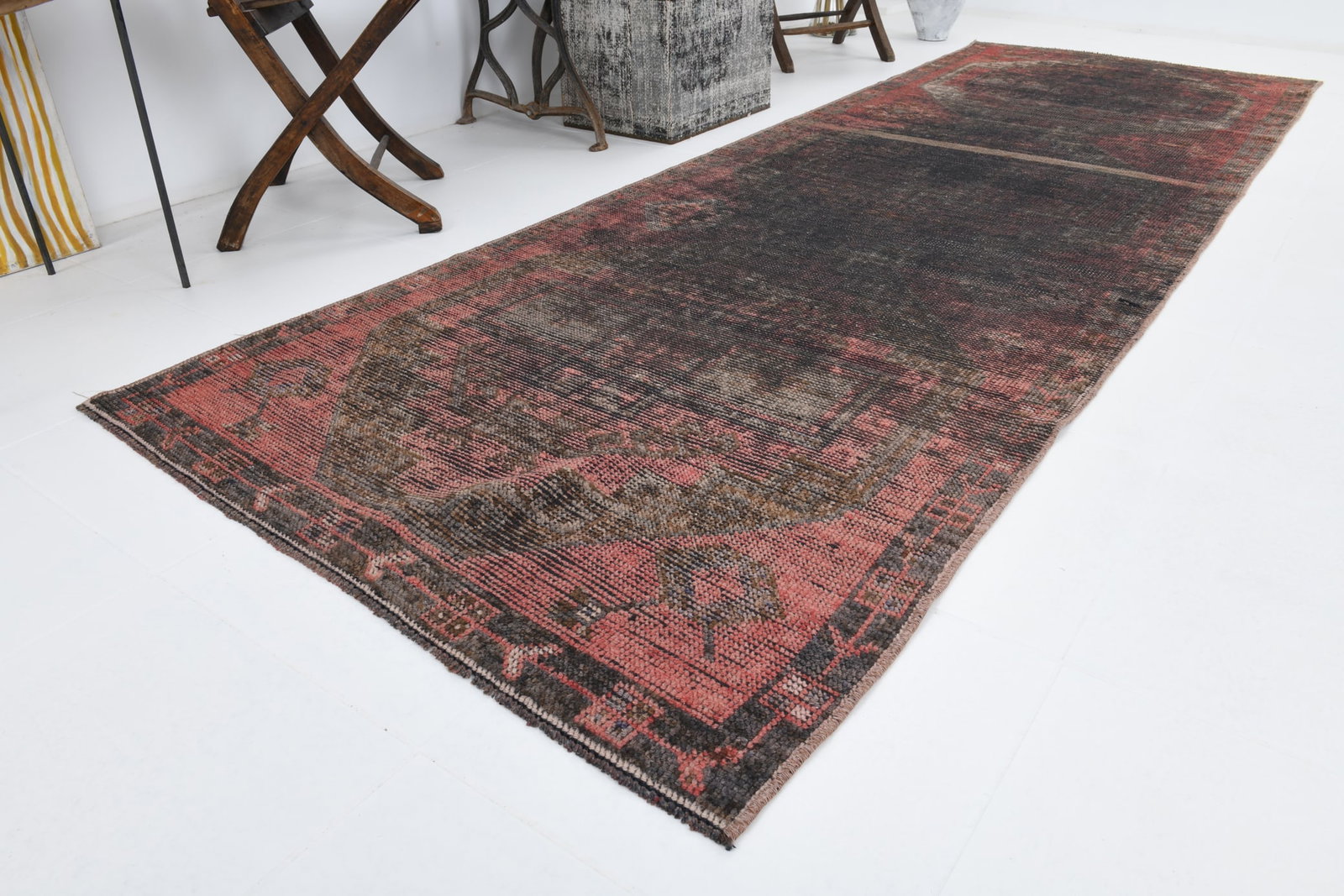 3'5'' x 10'8'' Handmade Vintage Wool Rug - 23012 - 4