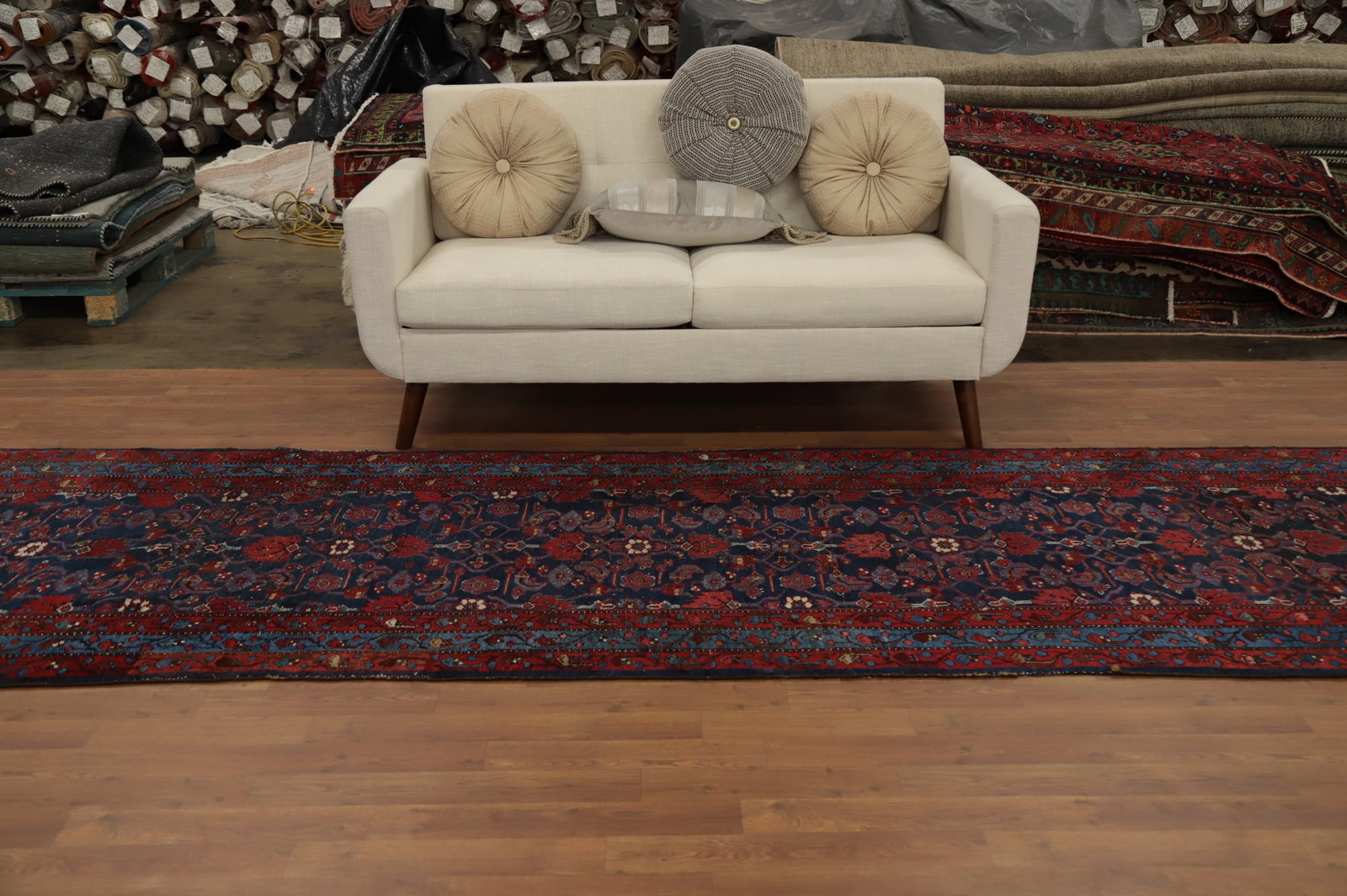 Antique Vegetable Dye Malayer Persian Runner Rug 4x16: Title: Antique Vegetable Dye Malayer Persian Runner Rug 4x16 Description:A Beautiful Genuine Iran ( Persia ) Malayer rug is Hand Knotted by skillful weavers in Iran ( Persia ) with