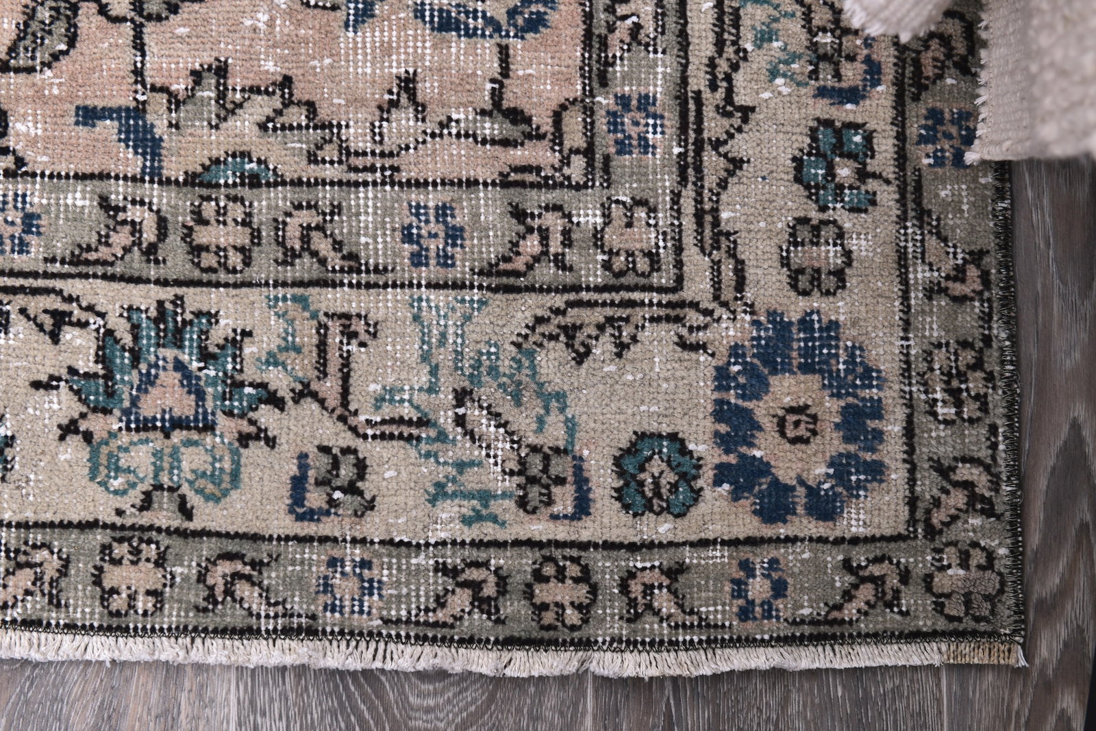 3'8'' x 6'7'' Decorative Vintage Rug - 244753 - 9