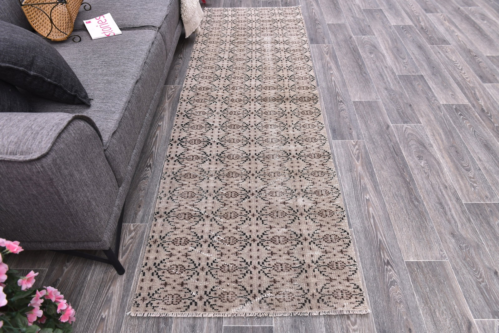 2'7'' x 8'1'' Handmade Vintage Wool Rug - 244620 - 3