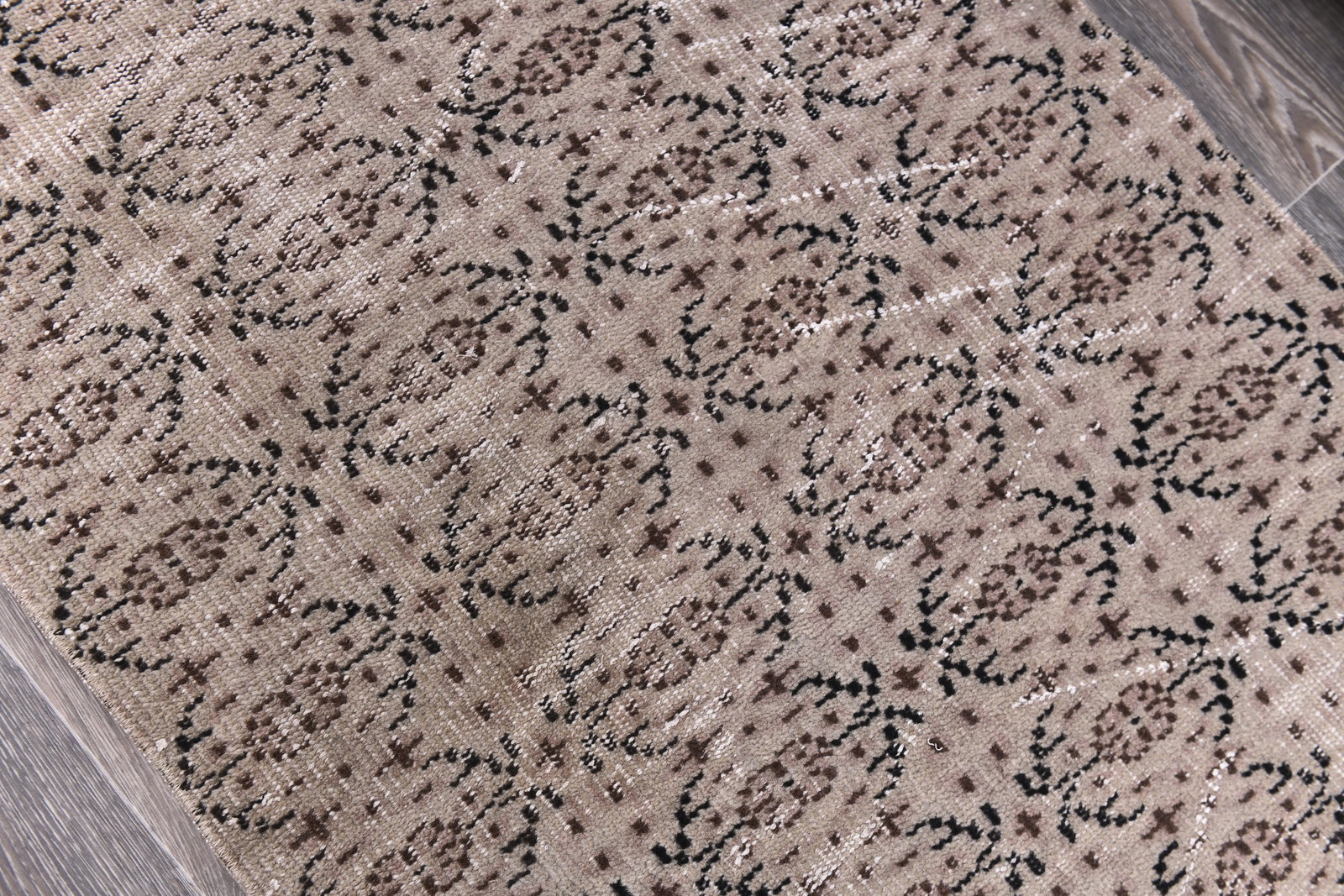 2'7'' x 8'1'' Handmade Vintage Wool Rug - 244620 - 4