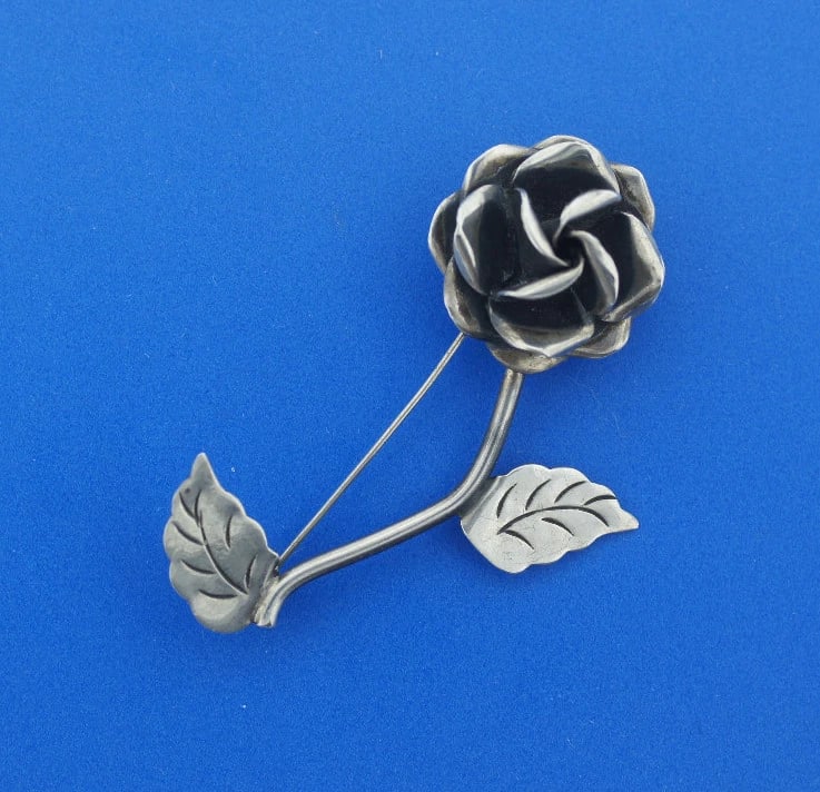TAXCO SILVER FLOWER PIN BROOCH STAMPED C.1950 VINTAGE ROSE FLOWER - 2