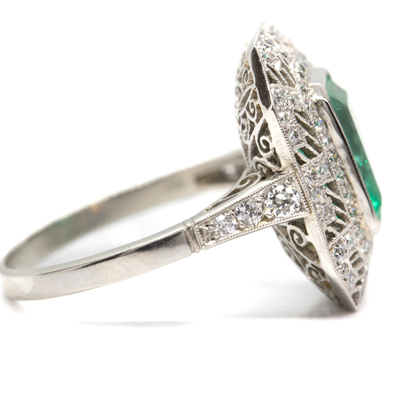 Art Deco Platinum Natural Emerald and Diamond Ring - 4