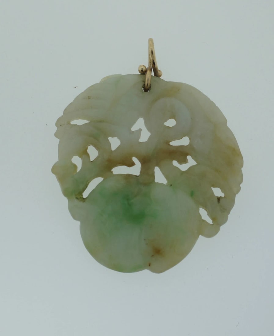 APPLE JADE PENDANT GOLD BAIL HAND CARVED C.1940 - 4