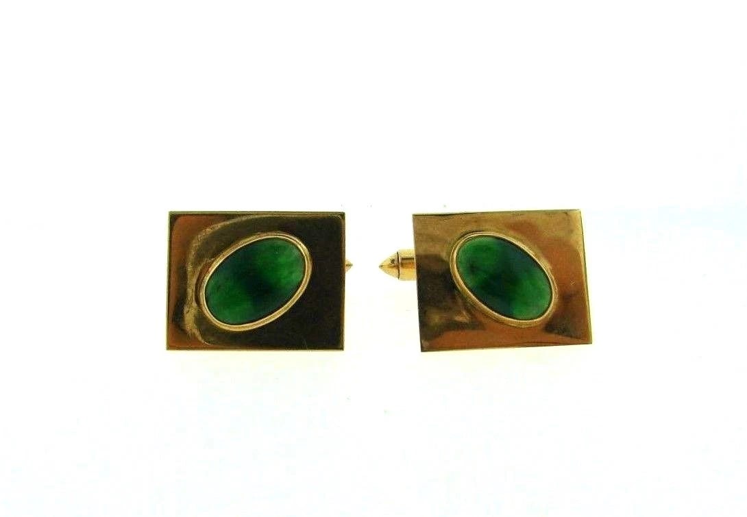 VINTAGE C.1960 14K YELLOW GOLD NEPHRITE JADE CUFFLINKS STAMPED T.A.J.: Title: VINTAGE C.1960 14K YELLOW GOLD NEPHRITE JADE CUFFLINKS STAMPED T.A.J. Description: N-ROO 14K YELLOW GOLD NEPHRITE JADE CUFFLINKS GREAT GIFT! These amazing cufflinks will look great with any