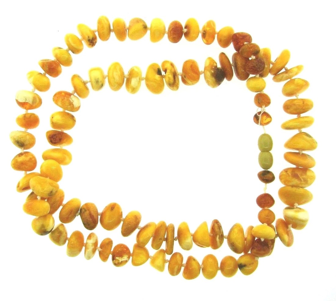 CHIC Baltic Amber Necklace (1 of 3)