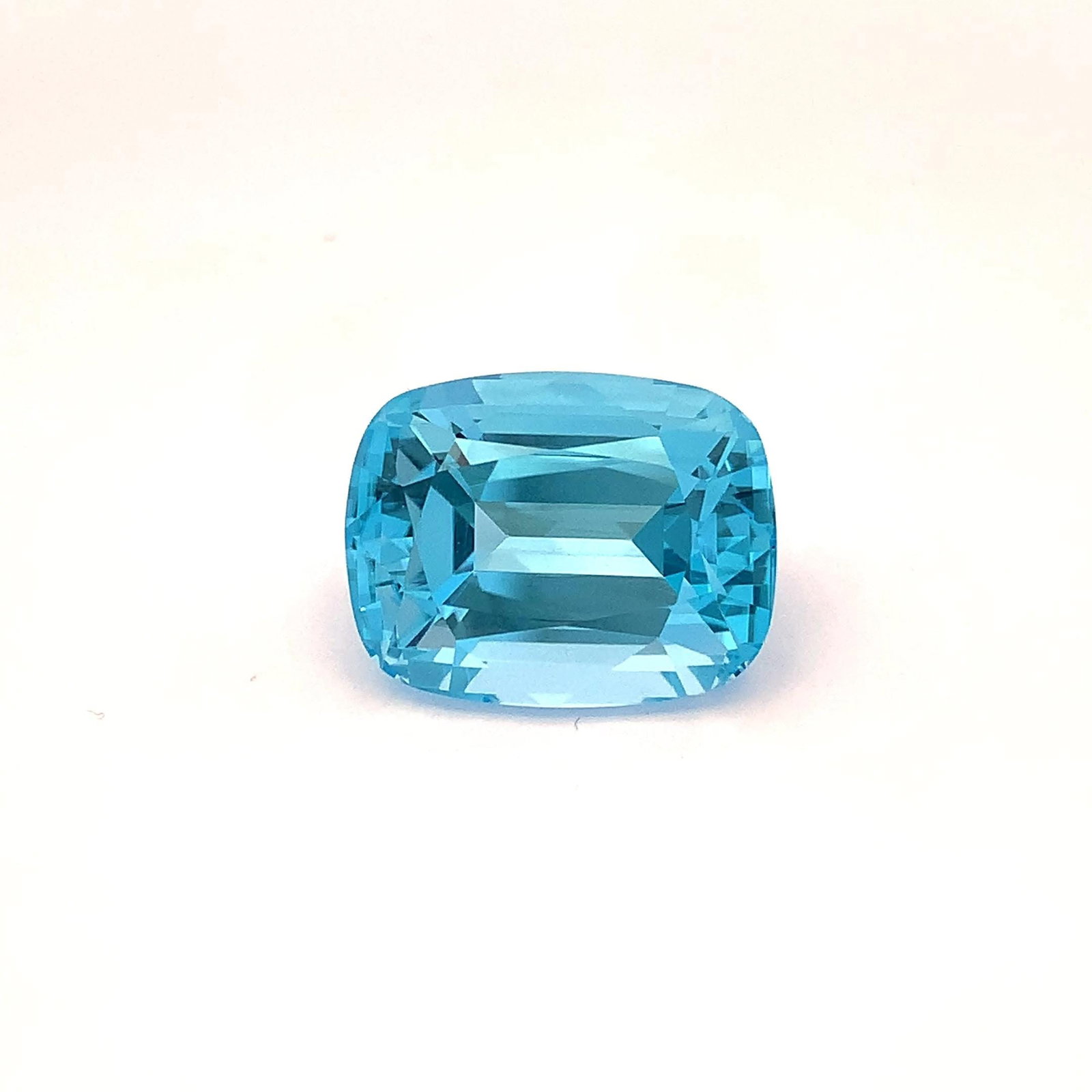 40.15 Carat Swiss Blue Topaz Cushion Cut Loose Gemstone For Jewellery - 4