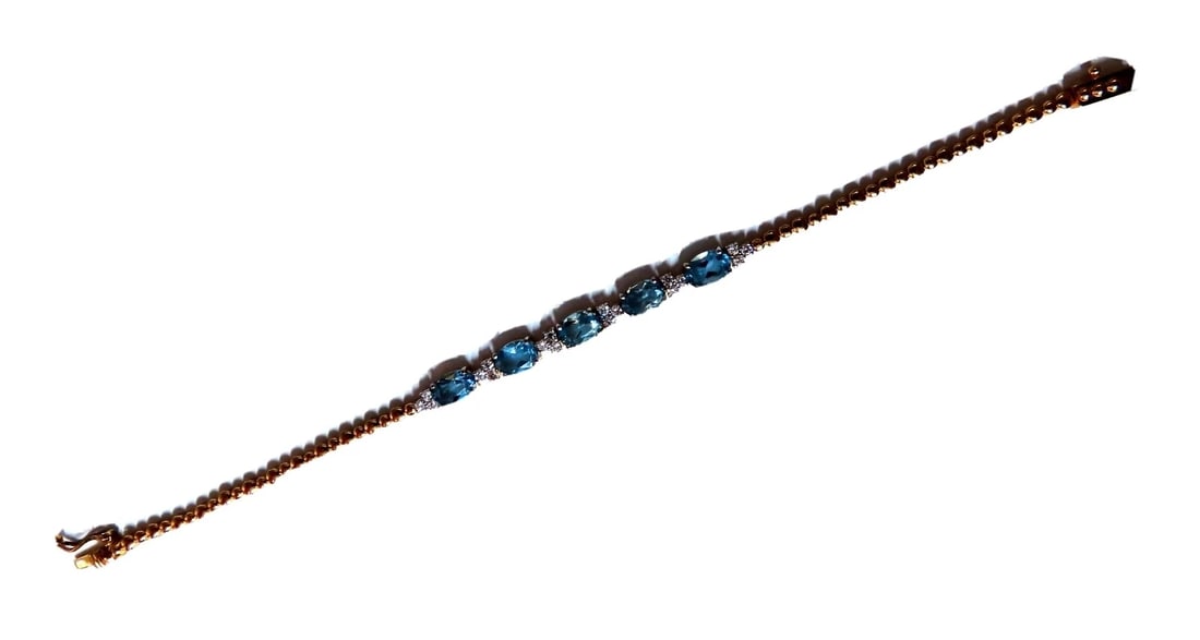 3.34ct natural aquamarine diamonds tennis bracelet 14kt vivid prime aqua blue**: Title: 3.34ct natural aquamarine diamonds tennis bracelet 14kt vivid prime aqua blue** Description: Natural Aquamarine Diamonds Bracelet. 3.34ct oval cut aquamarines. 7x5mm each, clean clarity and tra