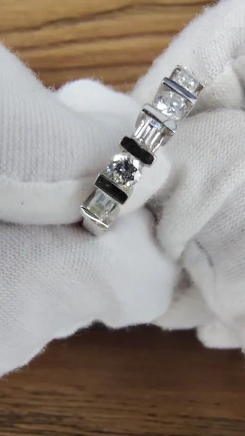 .75ct. Natural baguettes and rounds Diamond band ring 14 karat *v - 2